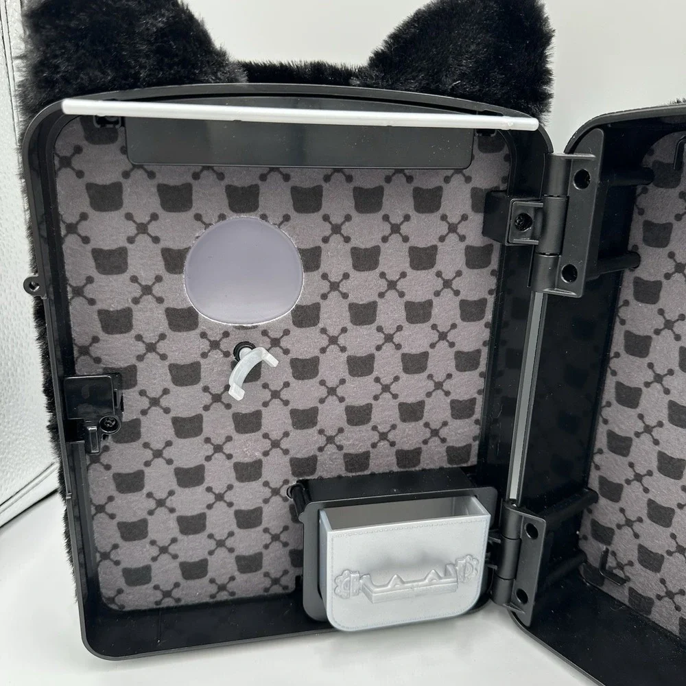 MGA Na! Na! Na! Surprise Meow Doll Playset Purple Hair Cat Ear Case